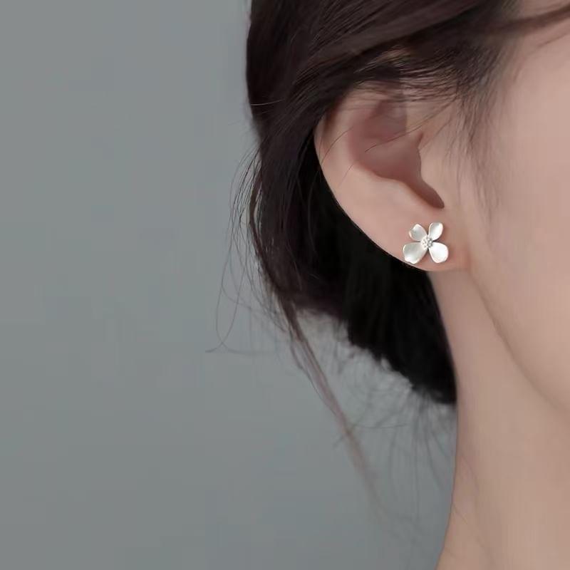 Sterling Silver Floral Stud Earring Product Image