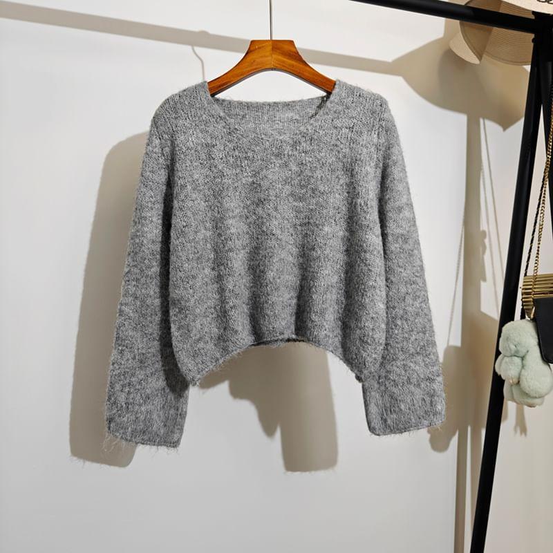 Scoop Neck Plain Crop Sweater Product Image