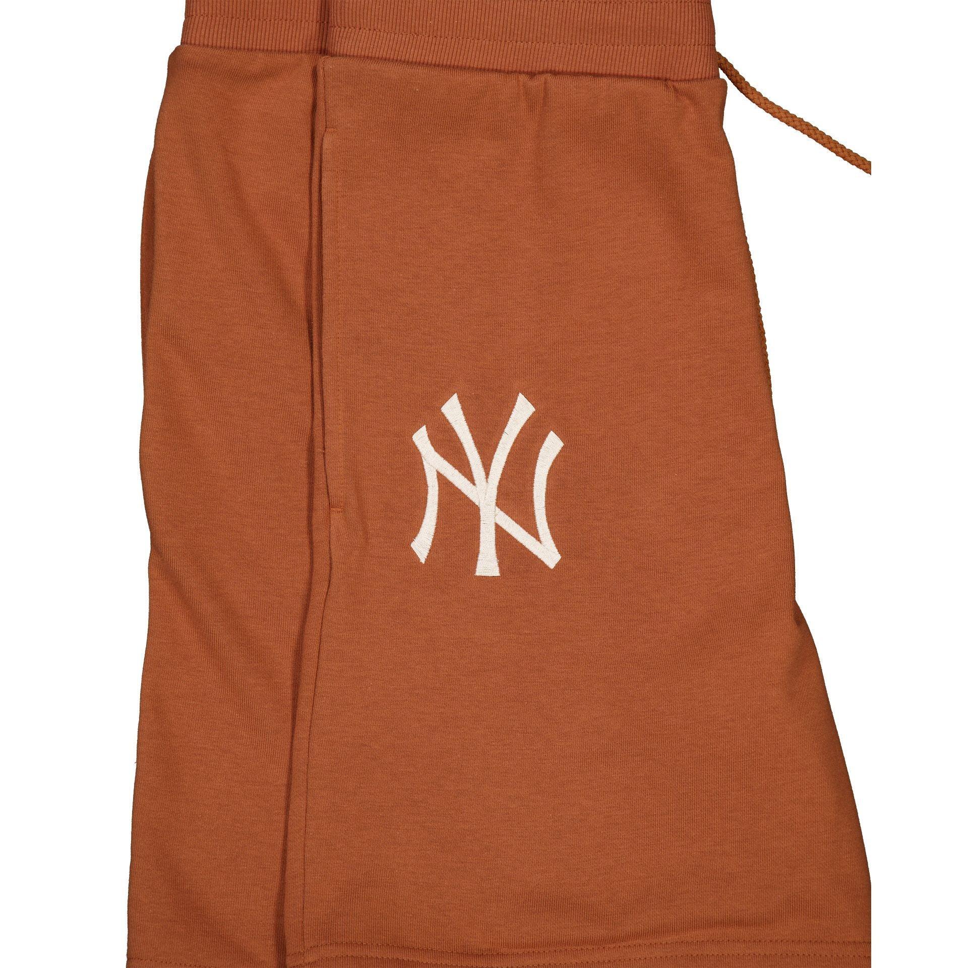 New York Yankees Essential Brown Shorts Male Product Image