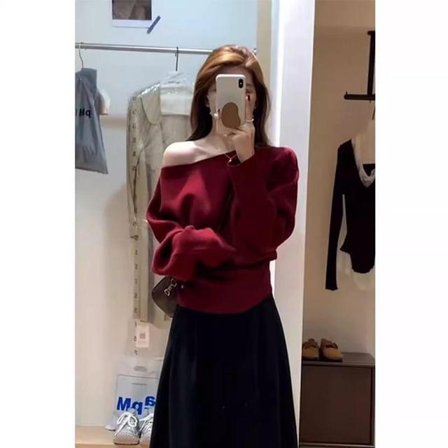 One Shoulder Plain Sweater Product Image