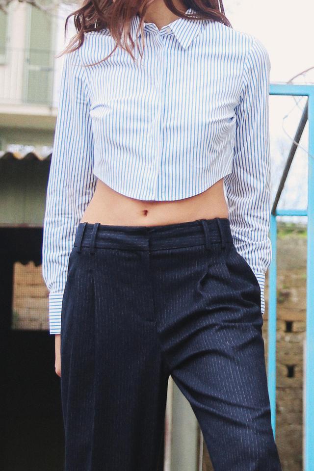 STRIPED FITTED CROP SHIRT Product Image