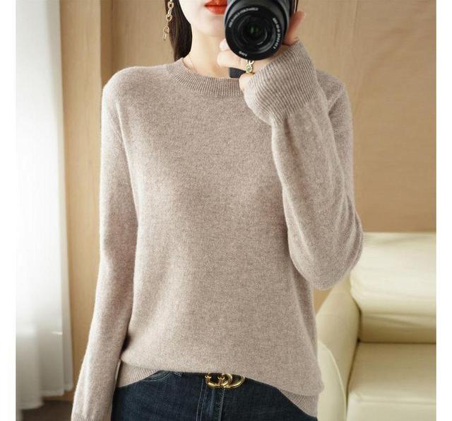 Long-Sleeve Round Neck Plain Knit Top Product Image