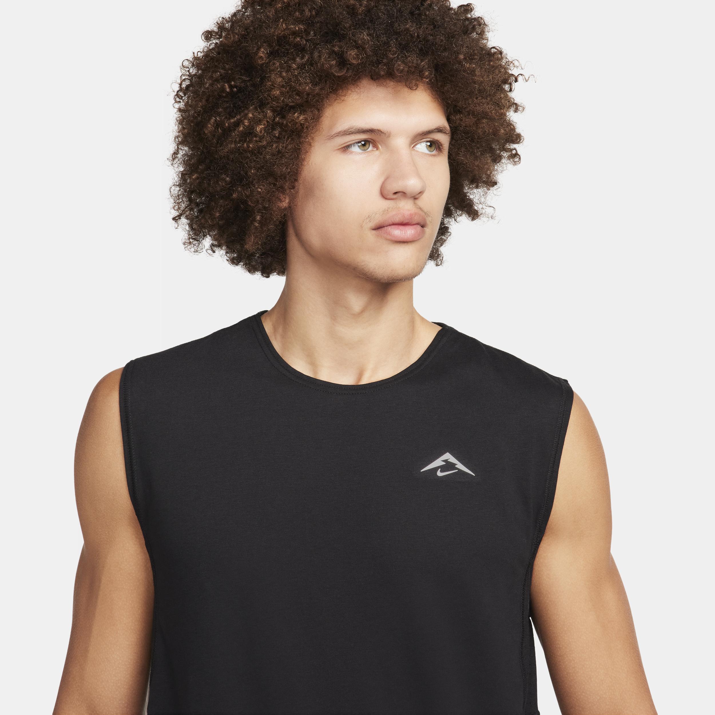 Nike Men's Solar Chase Dri-FIT Sleeveless Running Top Product Image