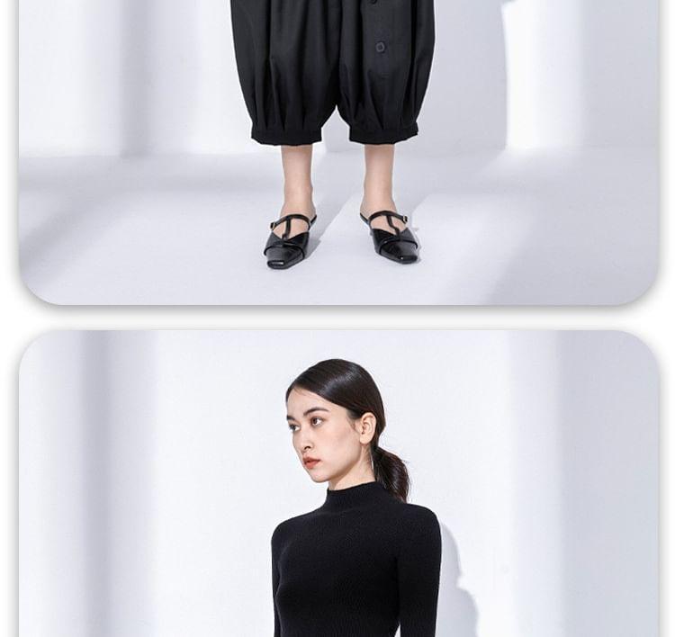 Drawstring Waist Plain Button Accent Cropped Baggy Pants Product Image