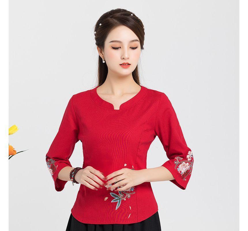 3/4-Sleeve Floral Embroidered Cheongsam Top Product Image