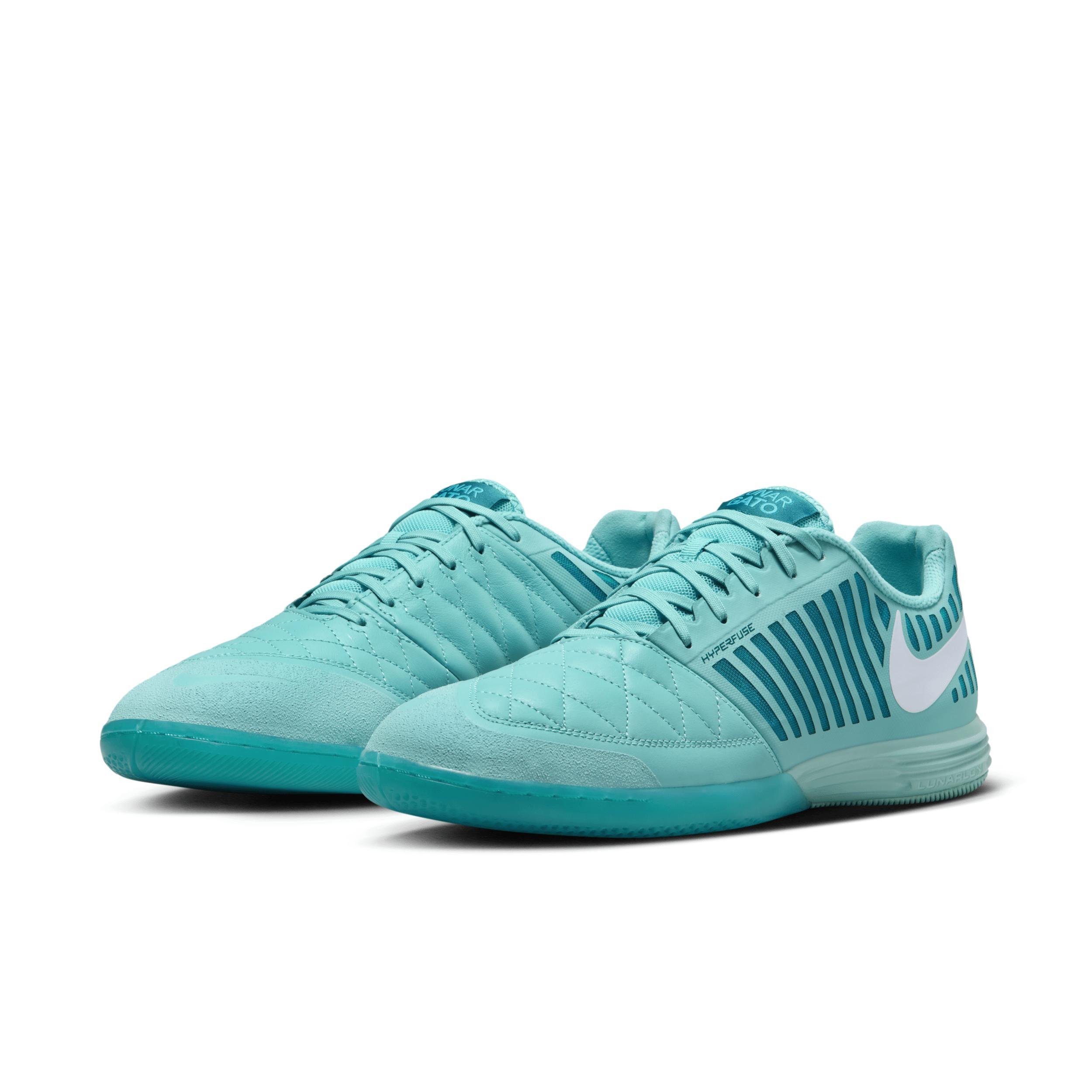 Nike Men's Lunargato II Indoor/Court Low-Top Soccer Shoes Product Image