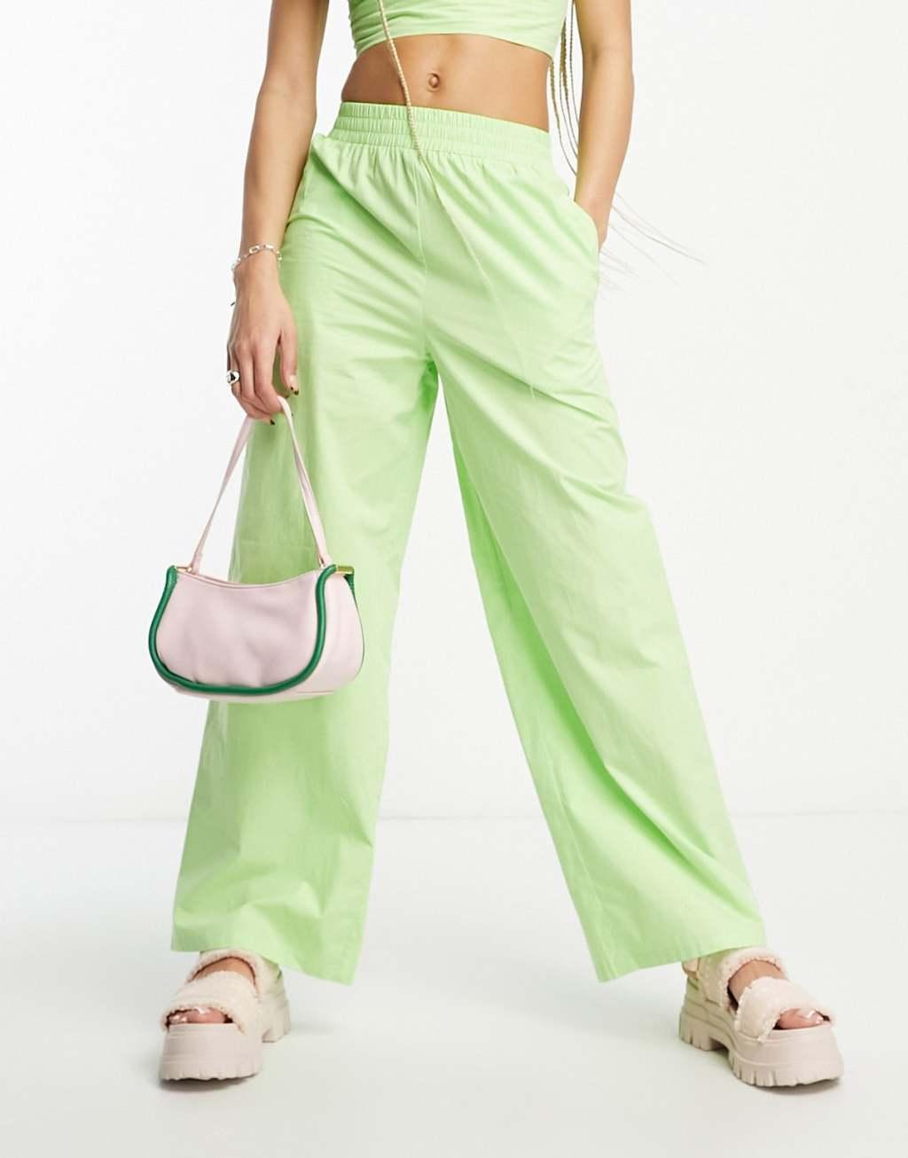 Signature 8 pants in green - part of a set  Product Image