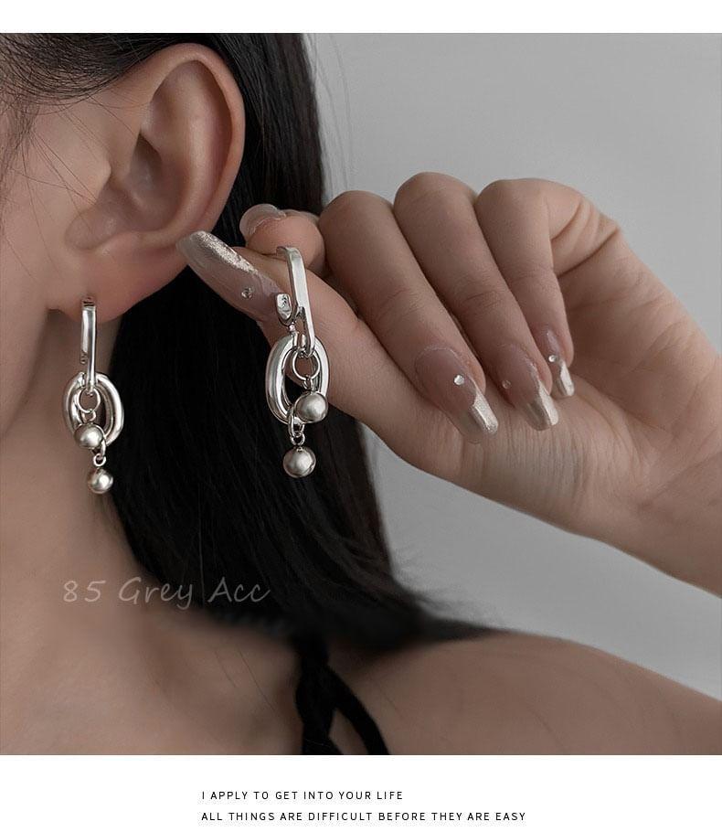 Metal Bead Drop Earring Product Image