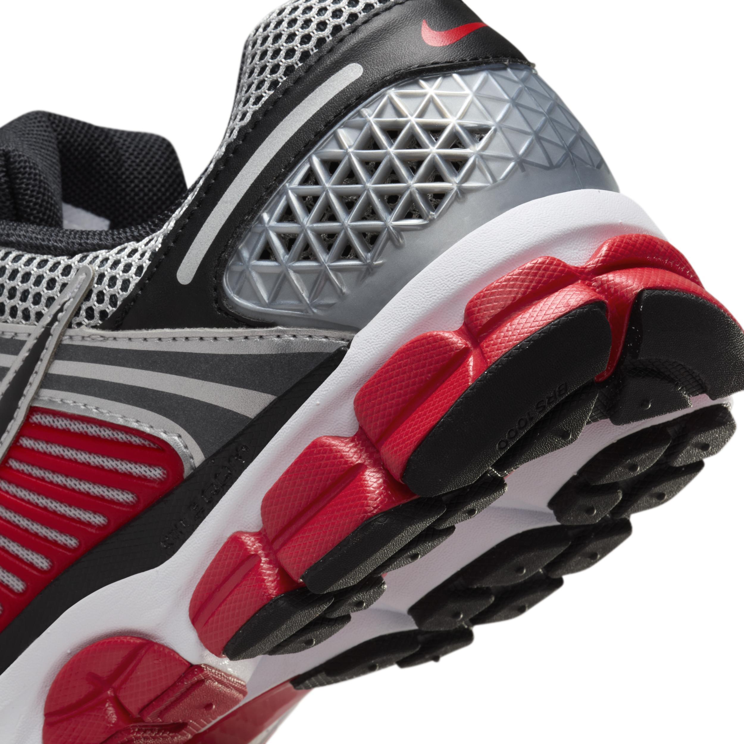 Nike Men's Zoom Vomero Shoes Product Image