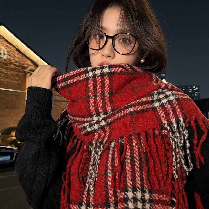 Plaid Fringed Trim Scarf Product Image