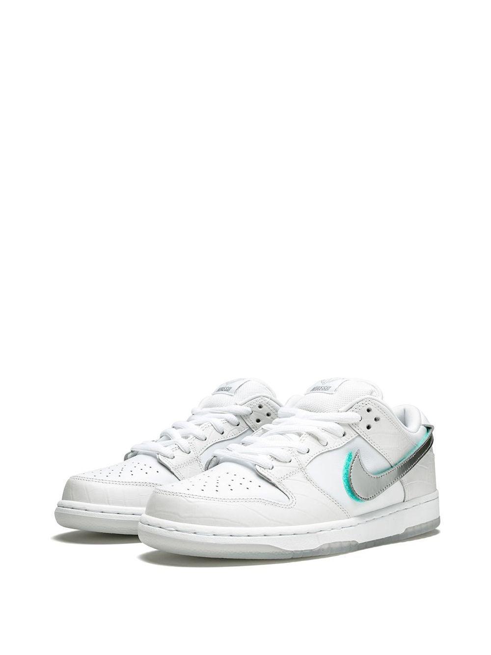 X Diamond Supply Co. Dunk Low Pro Og Qs Sneakers In White Product Image