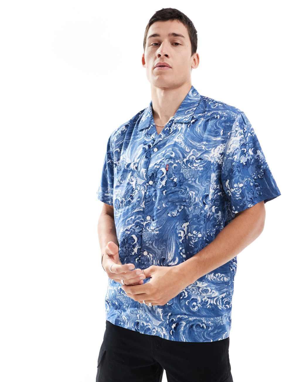 Levi's short sleeve waves print revere collar relaxed fit camper shirt in navy product image