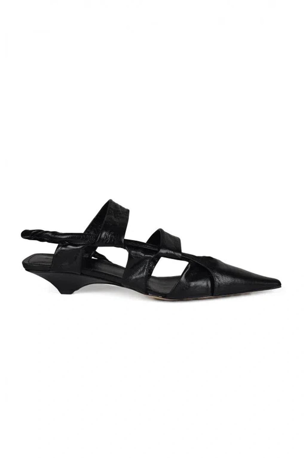 BOTTEGA VENETA Pumps In Black Product Image