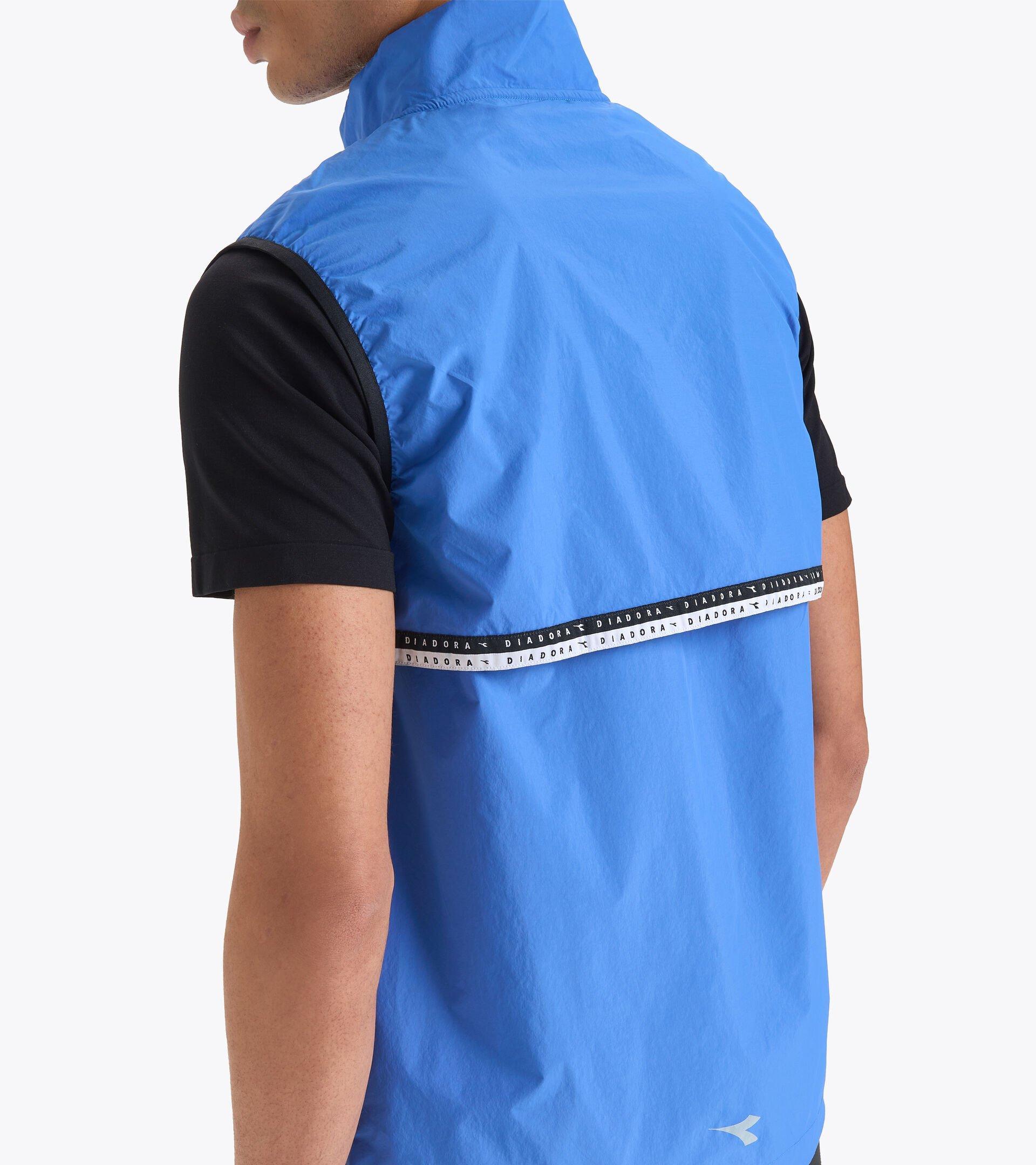 PACKABLE VEST Product Image