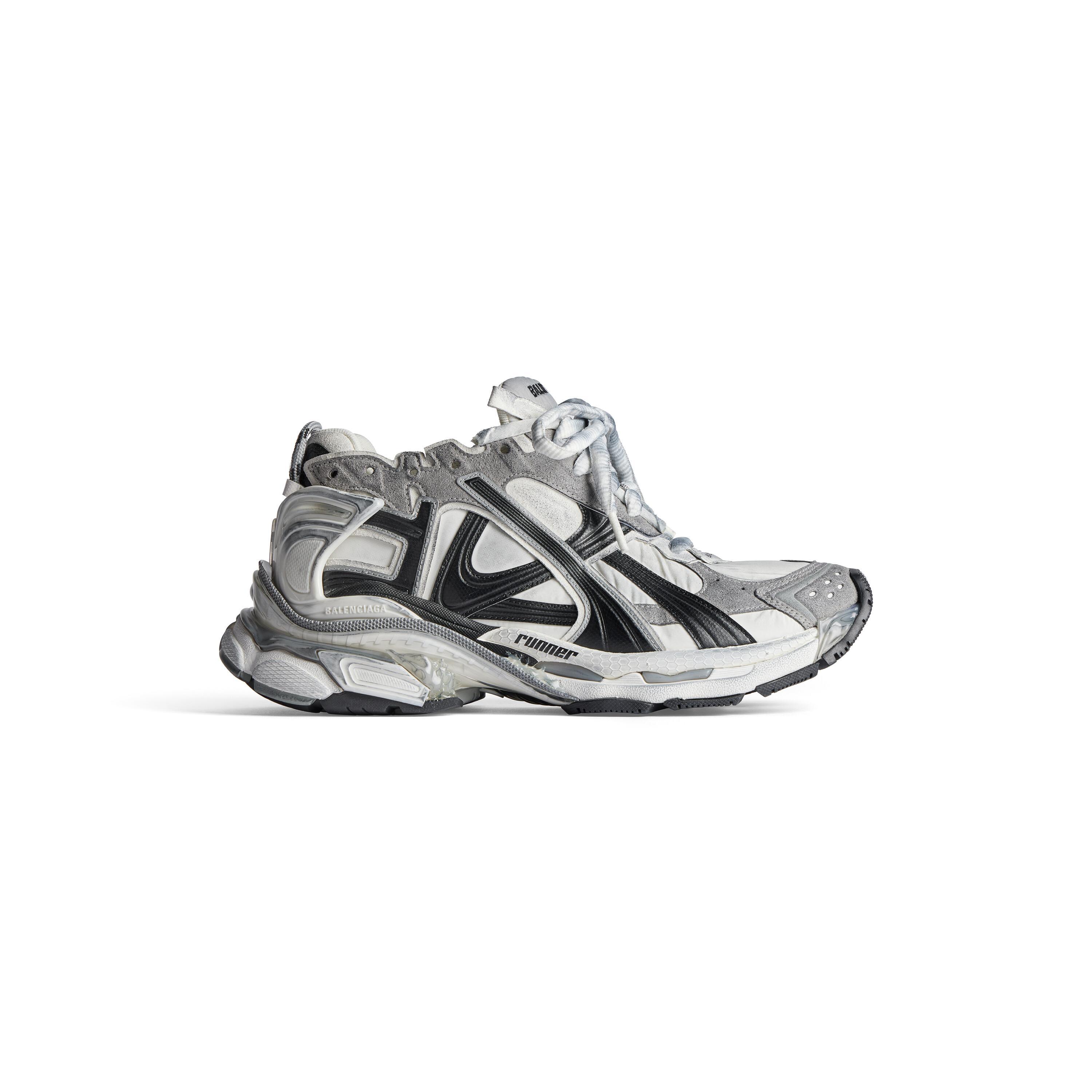 runner sneaker product image