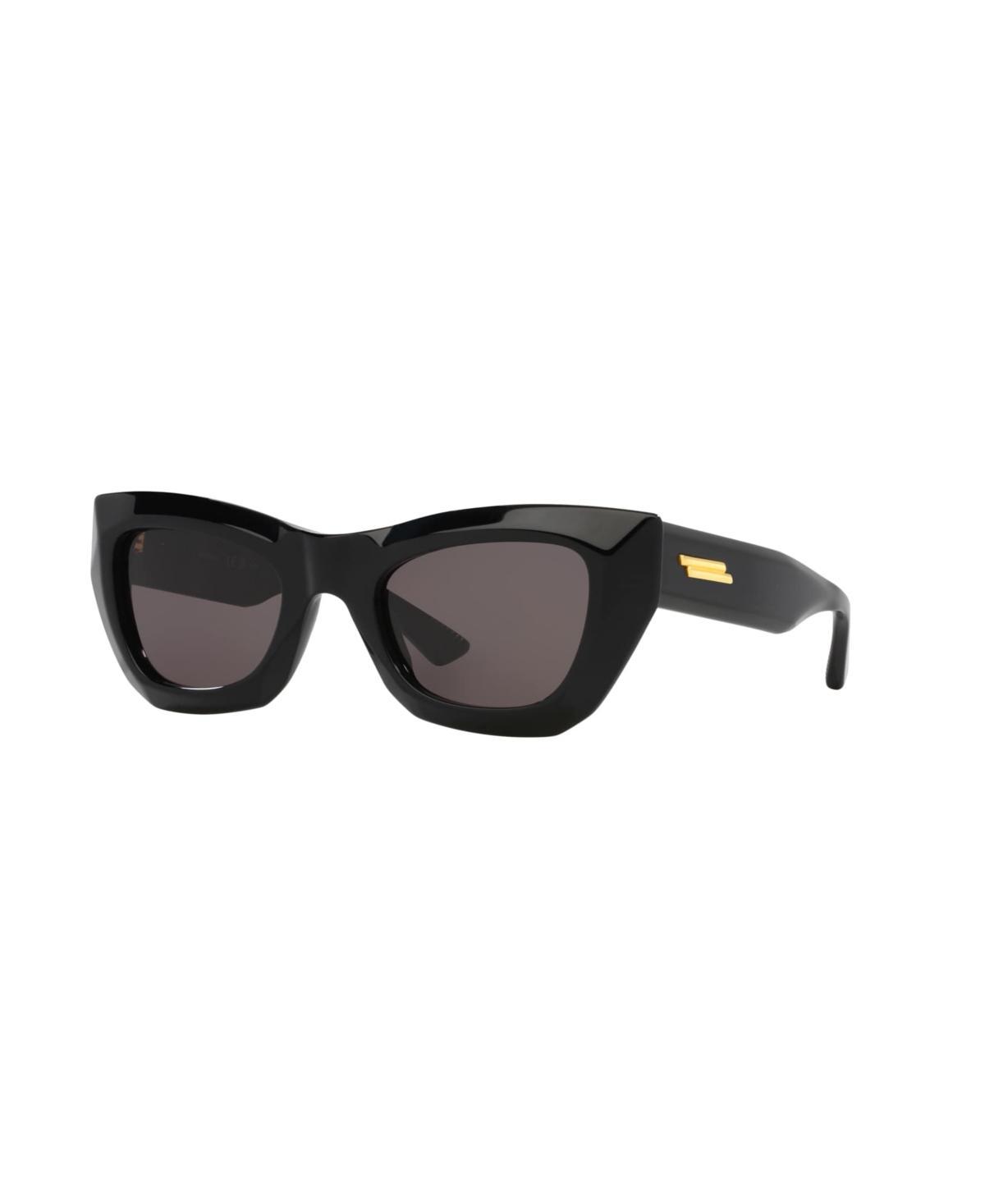 Bottega Veneta Edgy Sunglasses in Neutral Product Image