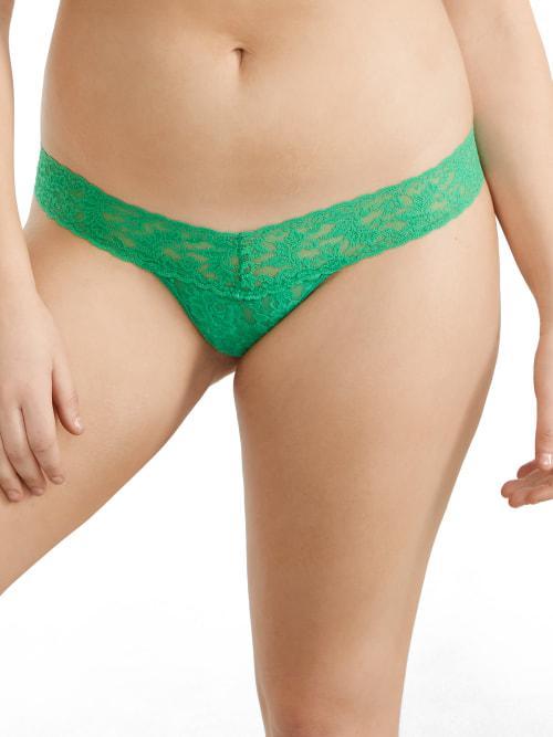 Signature Lace Low-Rise Thong Product Image