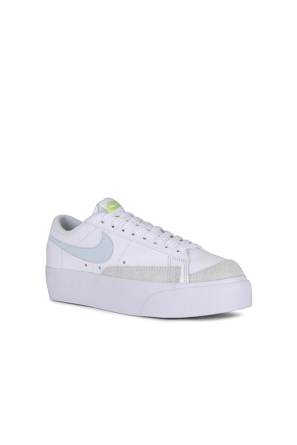 Blazer Low Platform Sneaker Nike Product Image