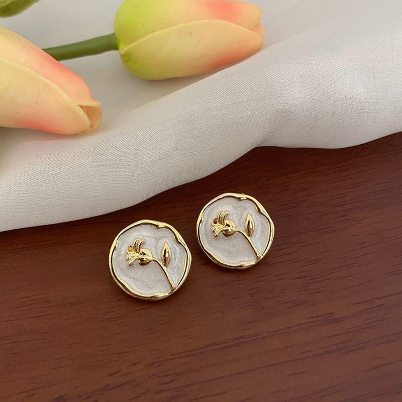 Floral Stud Earring / Clip-On Earring Product Image