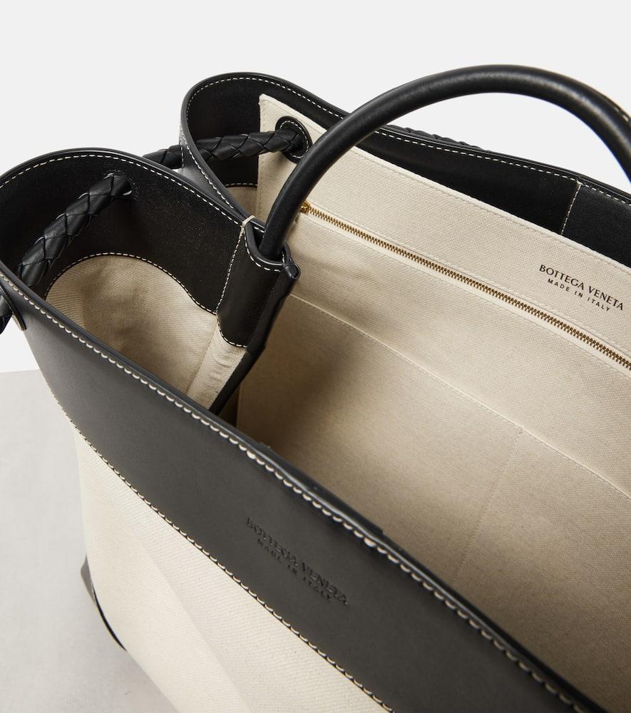 BOTTEGA VENETA Large Andiamo Bag In Naturalb-nbl-oti Product Image