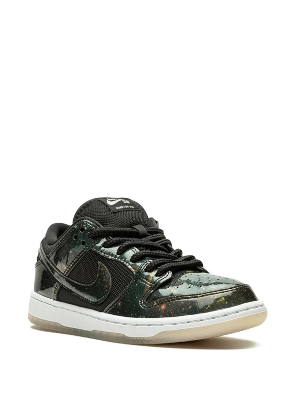 Sb Dunk Low Trd Sneakers In Black Product Image