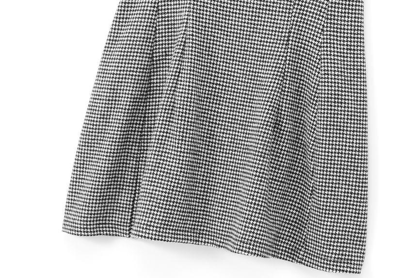 Short-Sleeve Round Neck Houndstooth Mini A-Line Dress Product Image