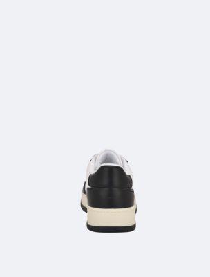 Women's Rhean Low Top Sneaker Product Image