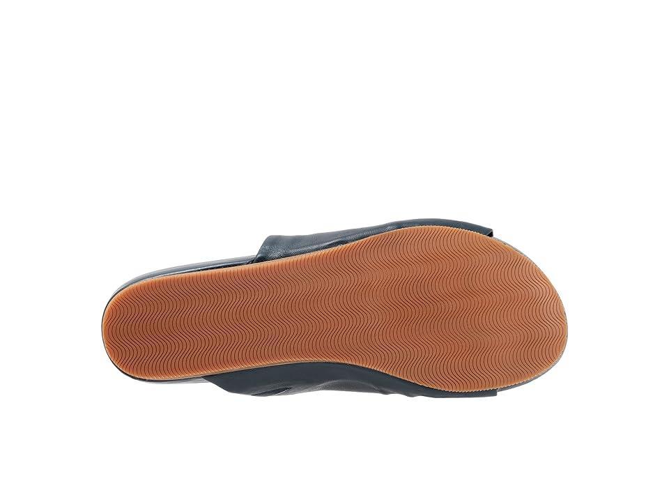 SoftWalk Camano Women's Shoes Product Image