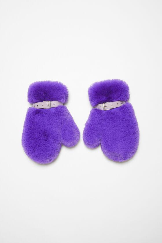 Fluffy buckle mittens Product Image