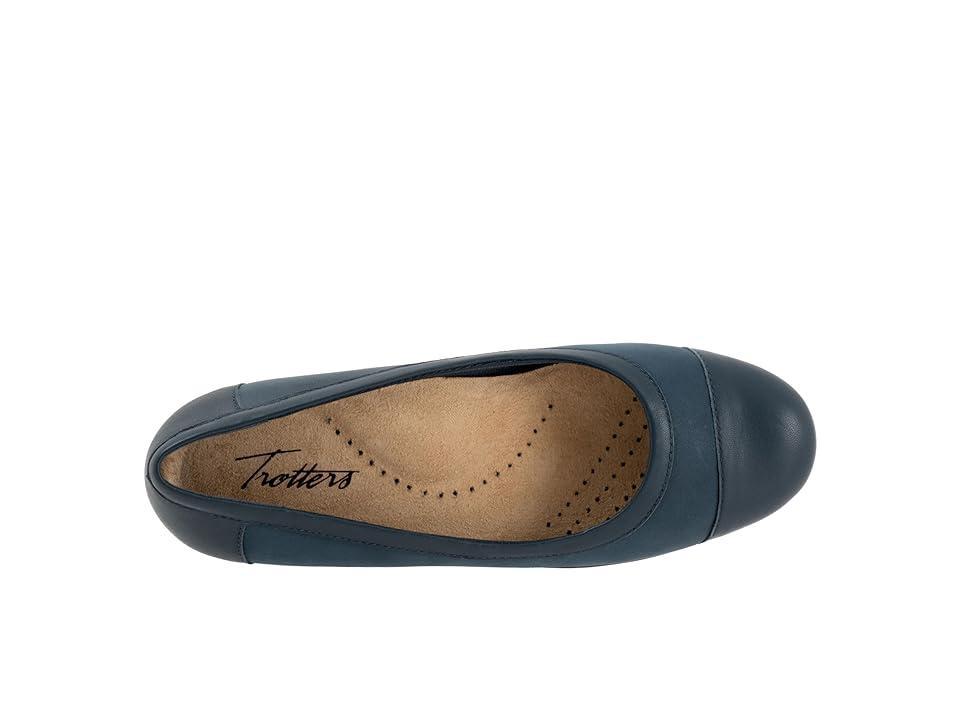 Trotters Delmara (Navy Nubuck) Women's Flat Shoes Product Image