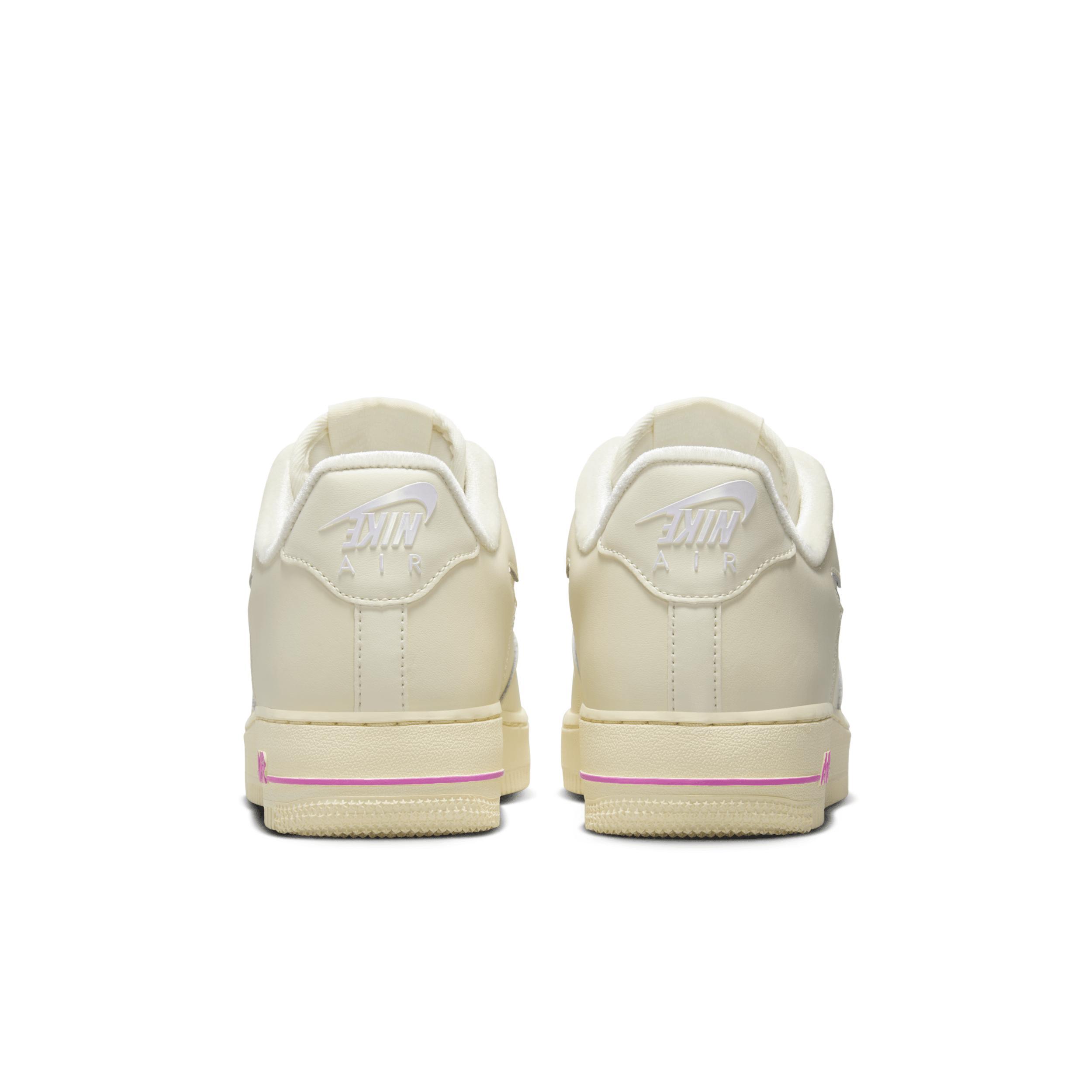 Nike Women's Air Force 1 '07 Shoes Product Image