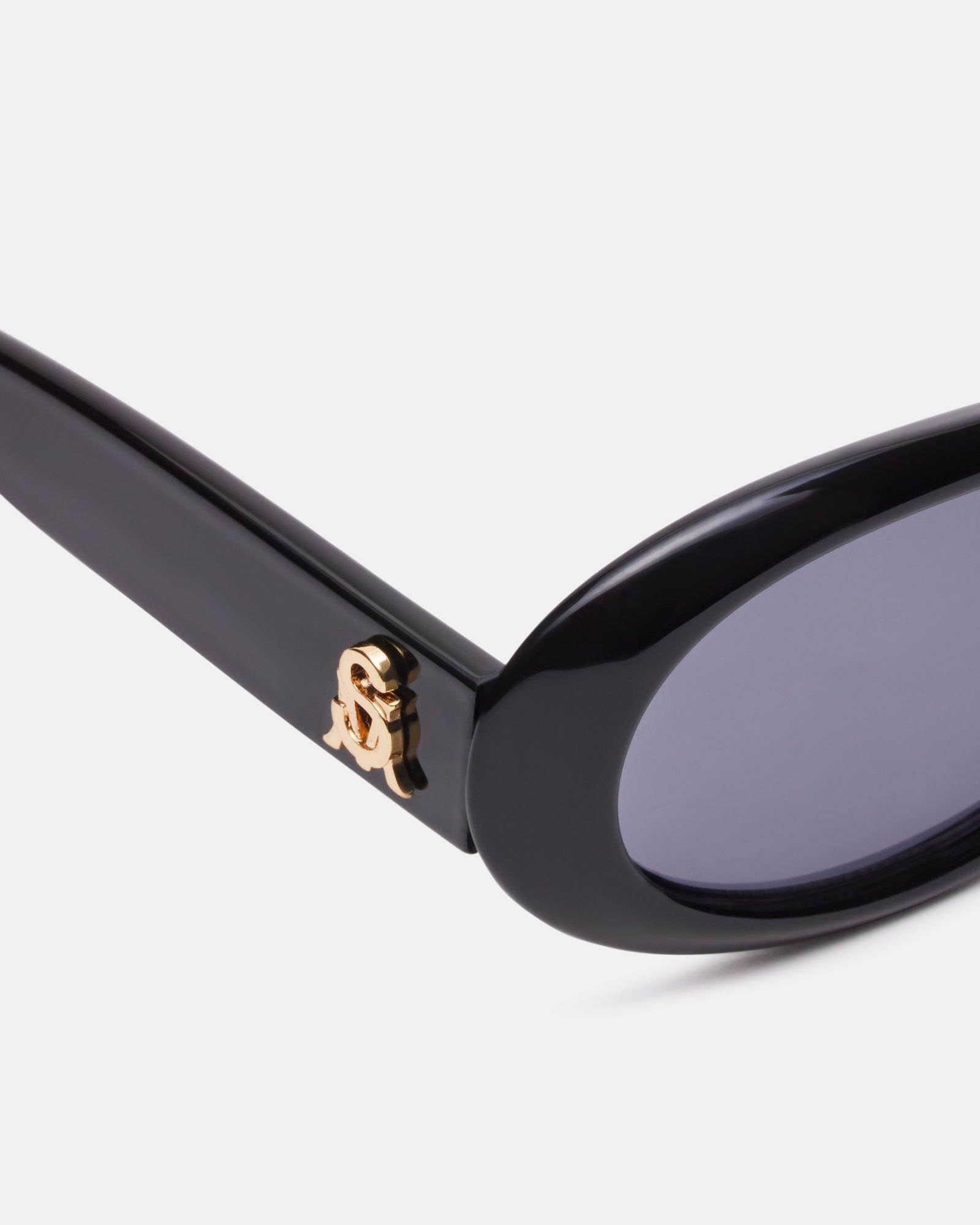 PAXX SUNGLASSES BLACK Female Product Image