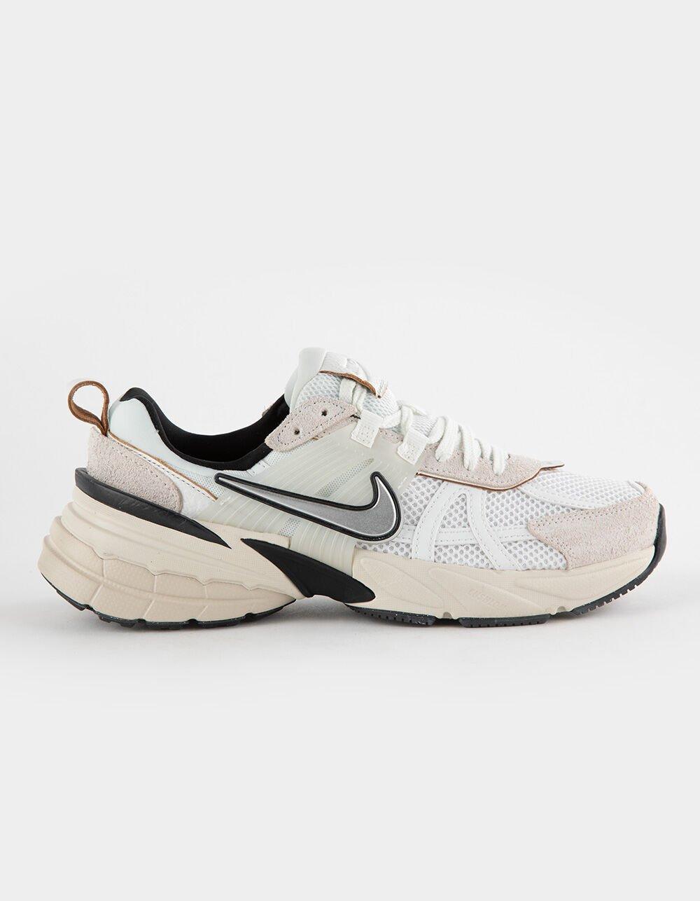 NIKE V2K Womens Running Shoes Product Image