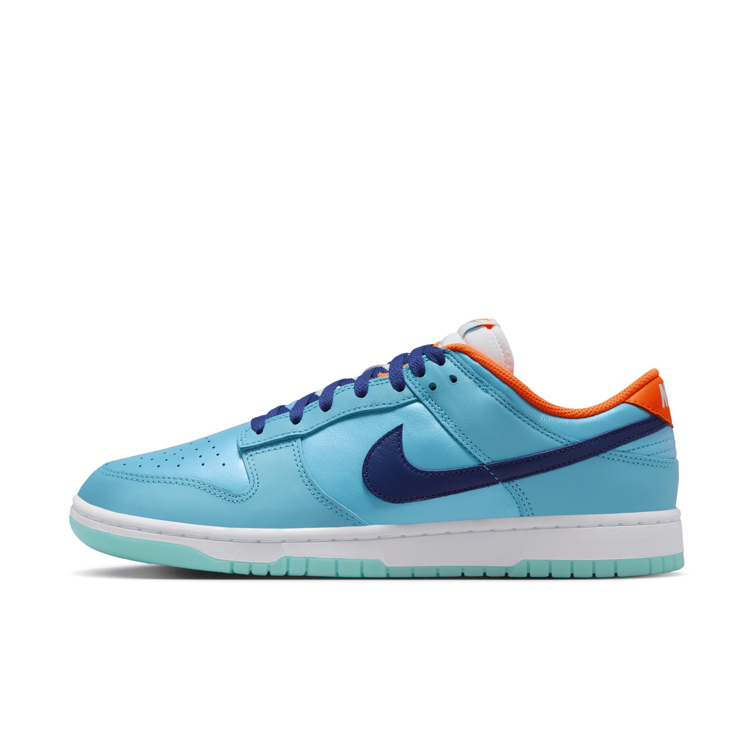 Nike Men's Dunk Low SE Shoes Product Image