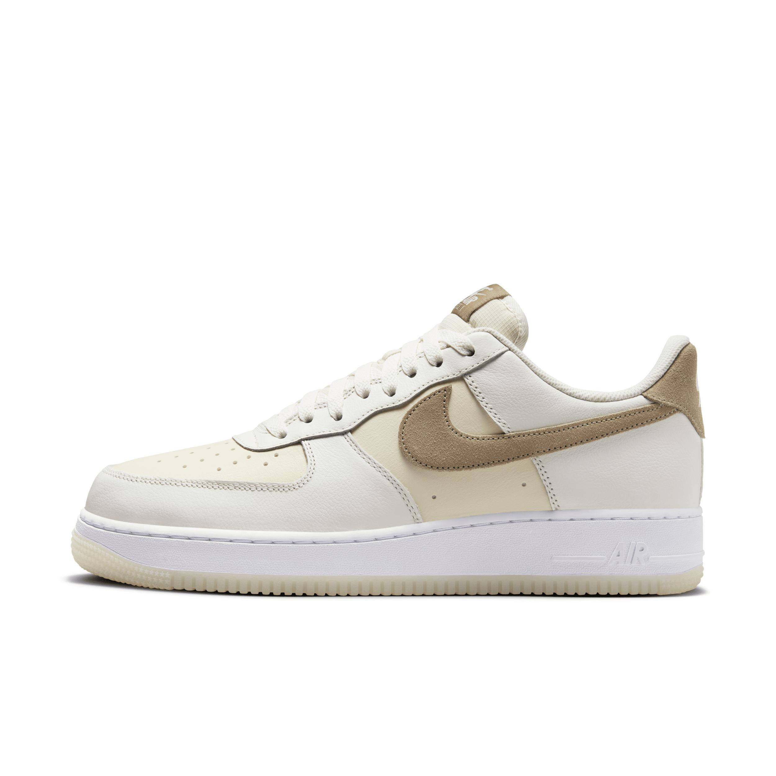 Nike Men's Air Force 1 '07 LV8 Shoes Product Image