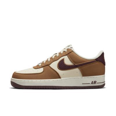 Nike Men's Air Force 1 '07 LV8 Shoes Product Image