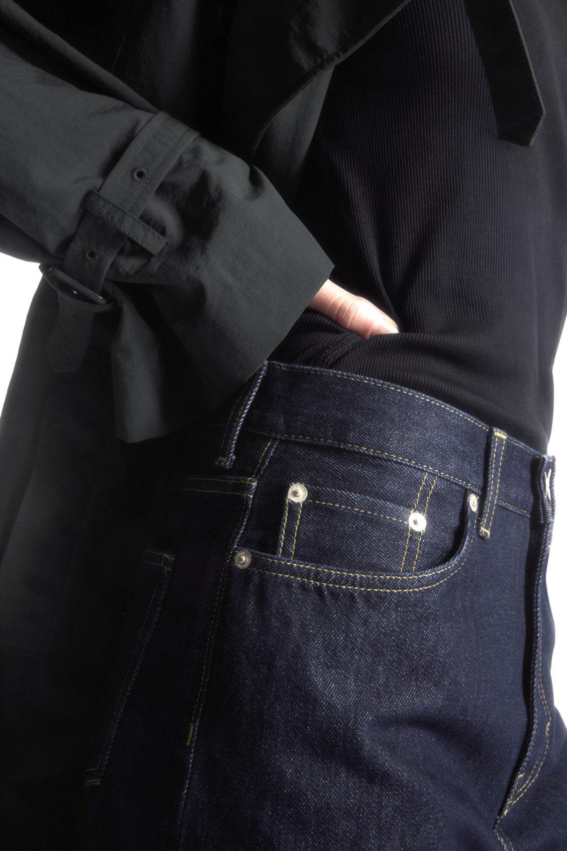 HIGH-RISE STRAIGHT-LEG JEANS Product Image