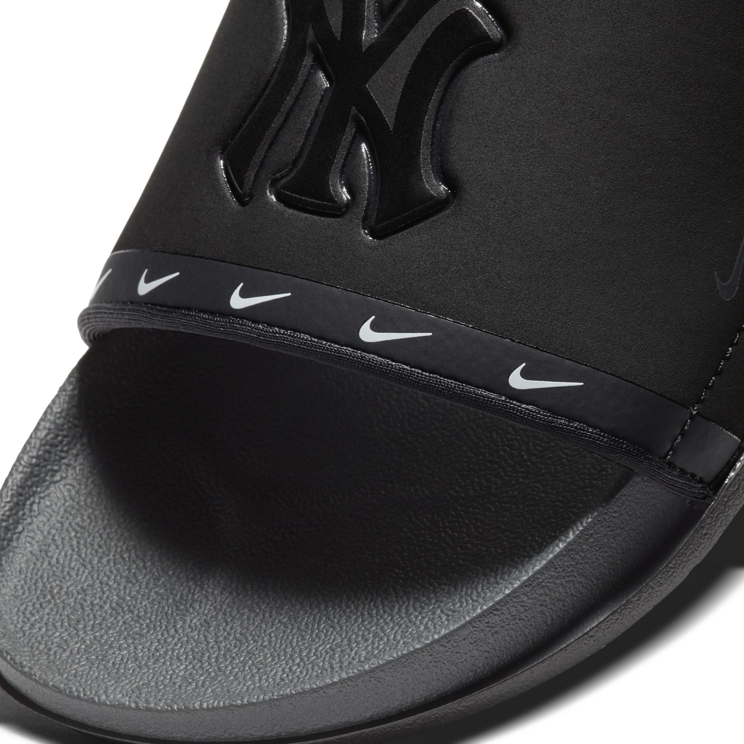 Nike Men's Offcourt (MLB New York Yankees) Slides Product Image