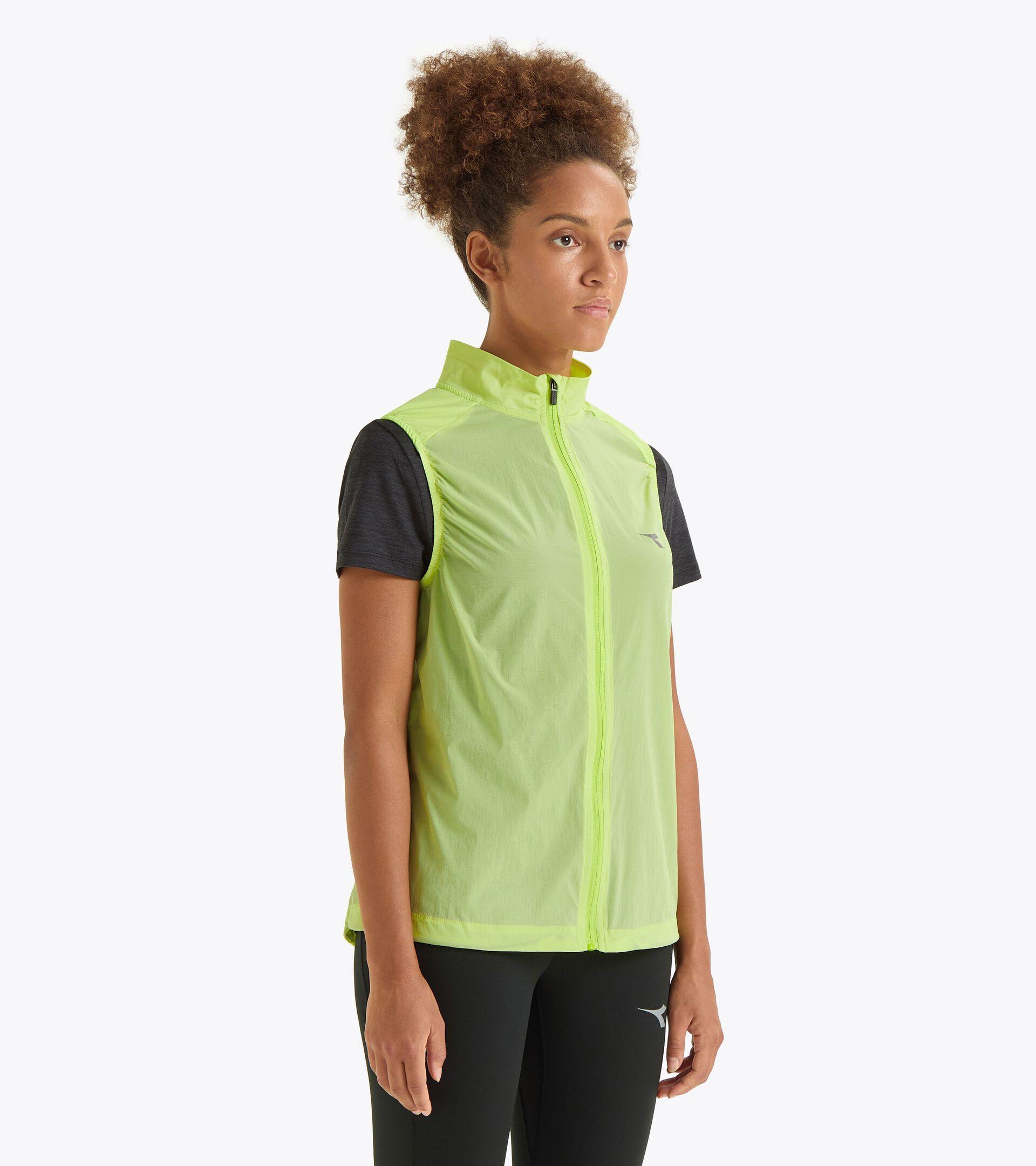 L. PACKABLE VEST Product Image