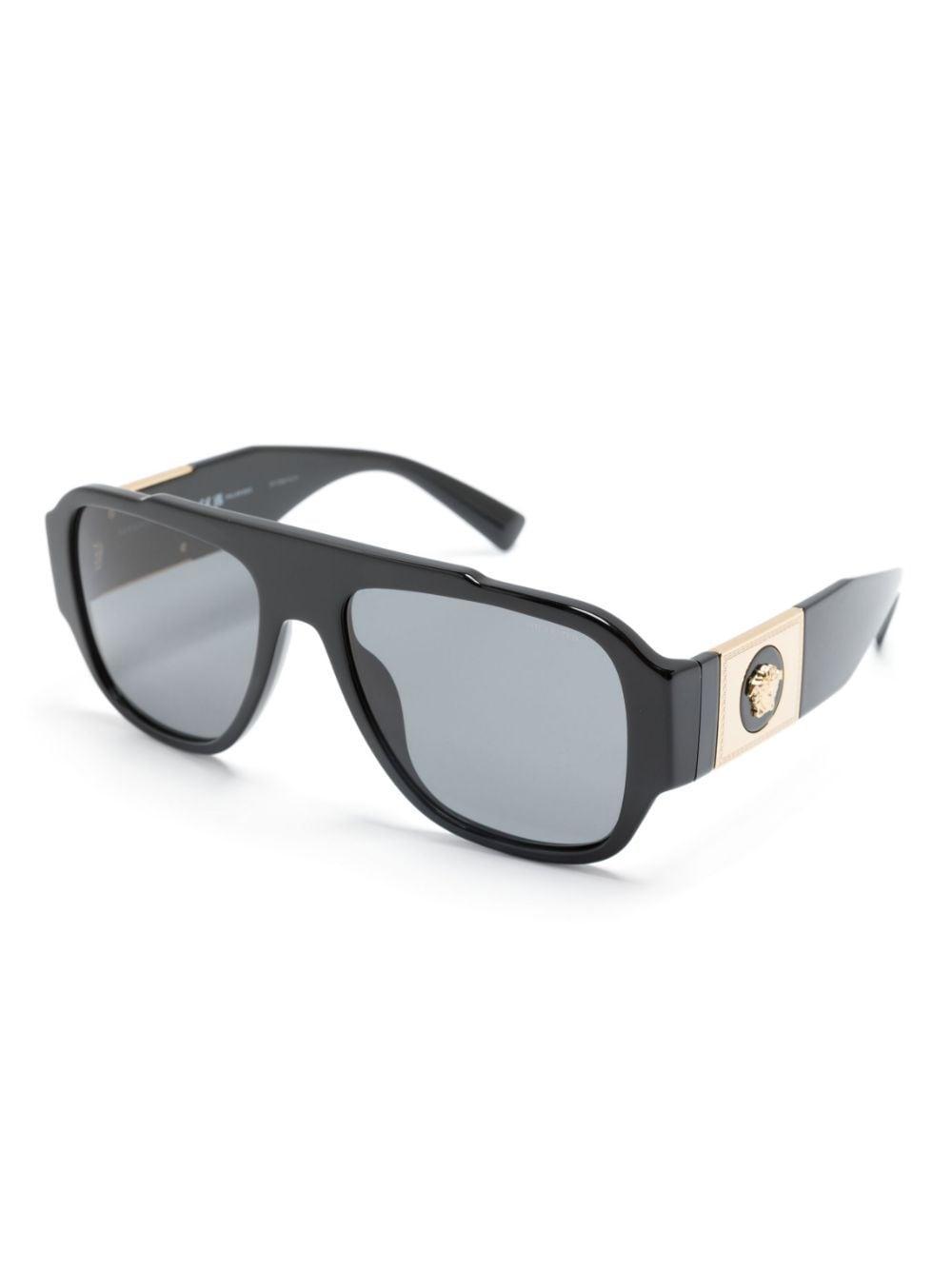 Medusa Pilot-frame Sunglasses In Schwarz Product Image