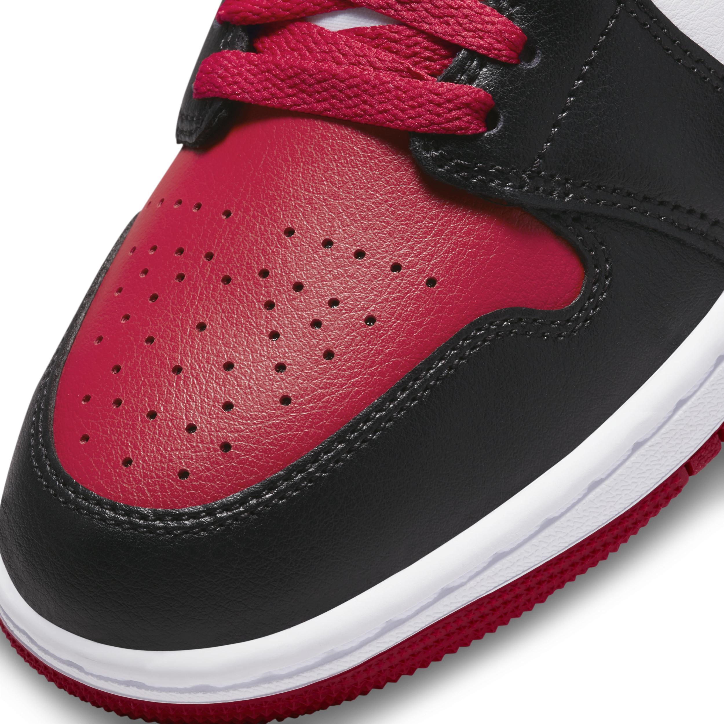 Women's Air Jordan 1 Mid Shoes Product Image