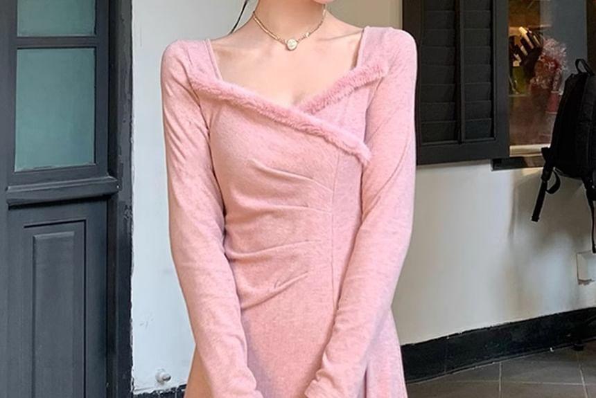 Long-Sleeve V-Neck Plain Fluffy Trim Ruched Midi A-Line Dress Product Image