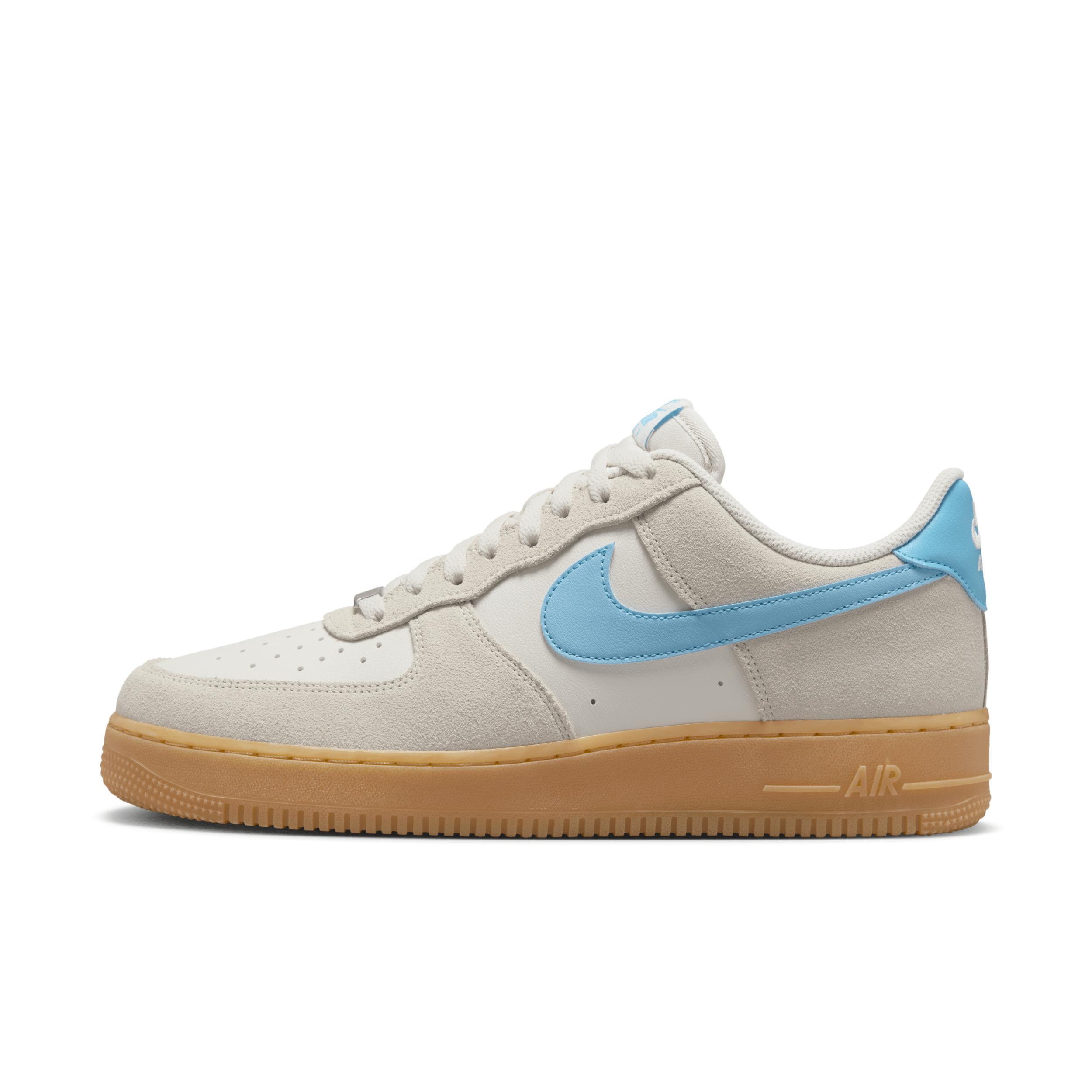 Nike Men's Air Force 1 '07 LV8 Shoes Product Image