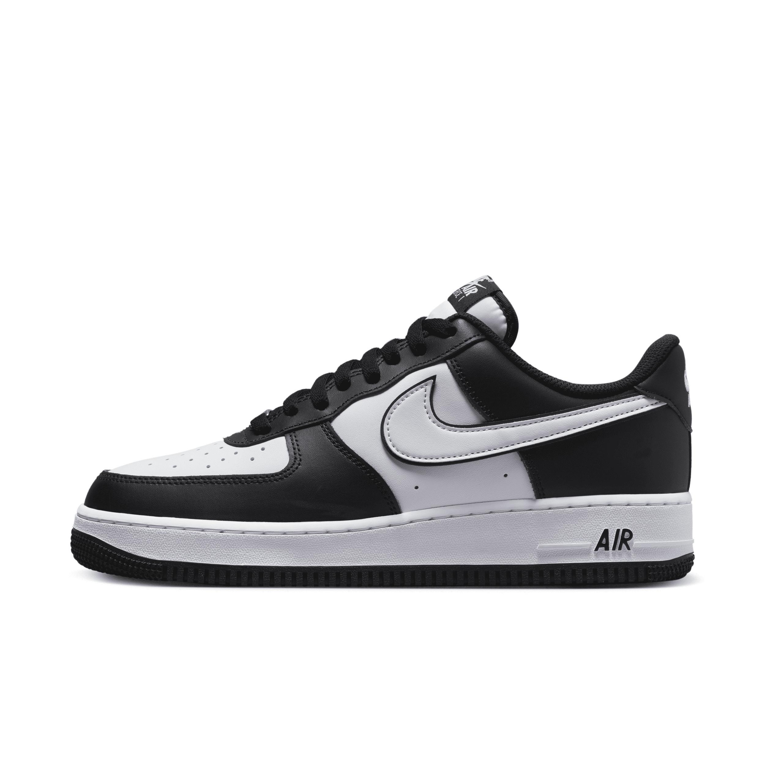 Nike Air Force 1 07 sneakers in white and black Product Image