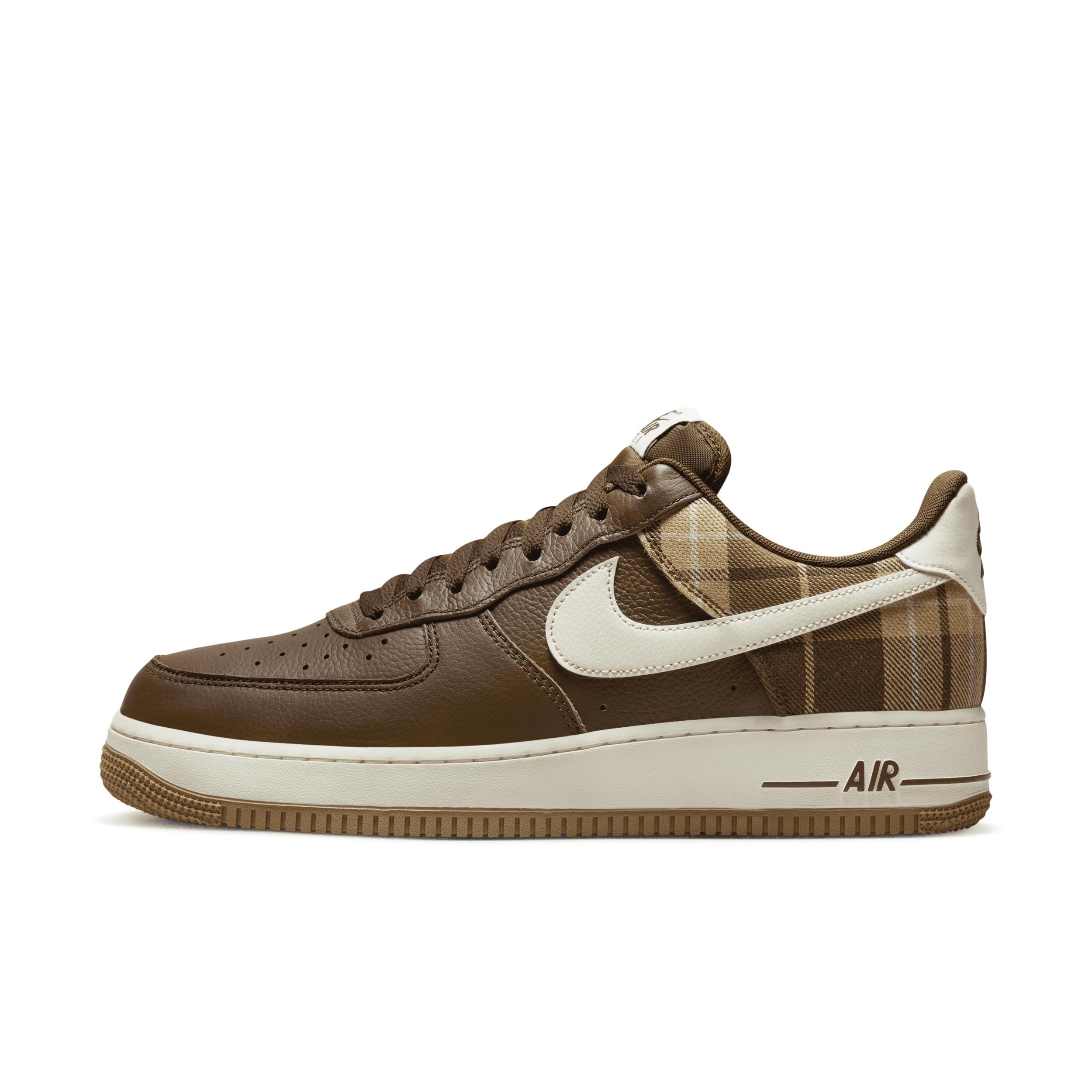 Nike Men's Air Force 1 '07 LX Shoes Product Image