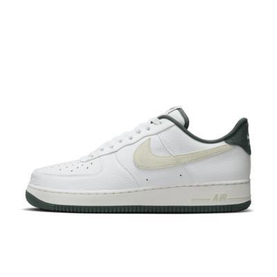 Nike Men's Air Force 1 '07 LV8 Shoes Product Image