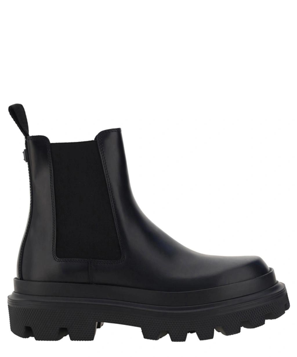 Chelsea Ankle Boots In Black product image