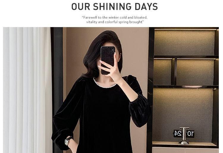 Long-Sleeve Crewneck Velvet Midi A-Line Dress Product Image