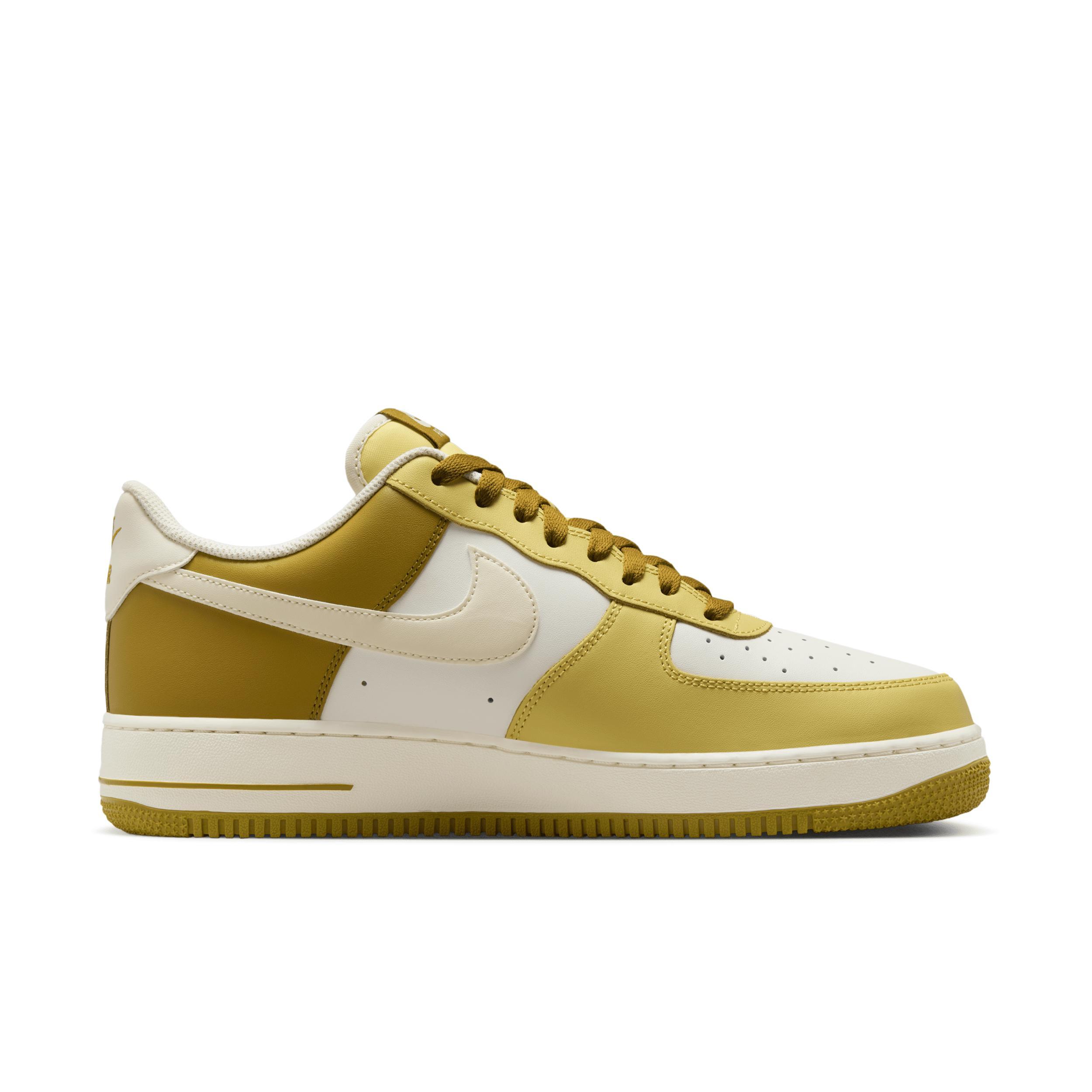 Nike Men's Air Force 1 '07 Shoes Product Image