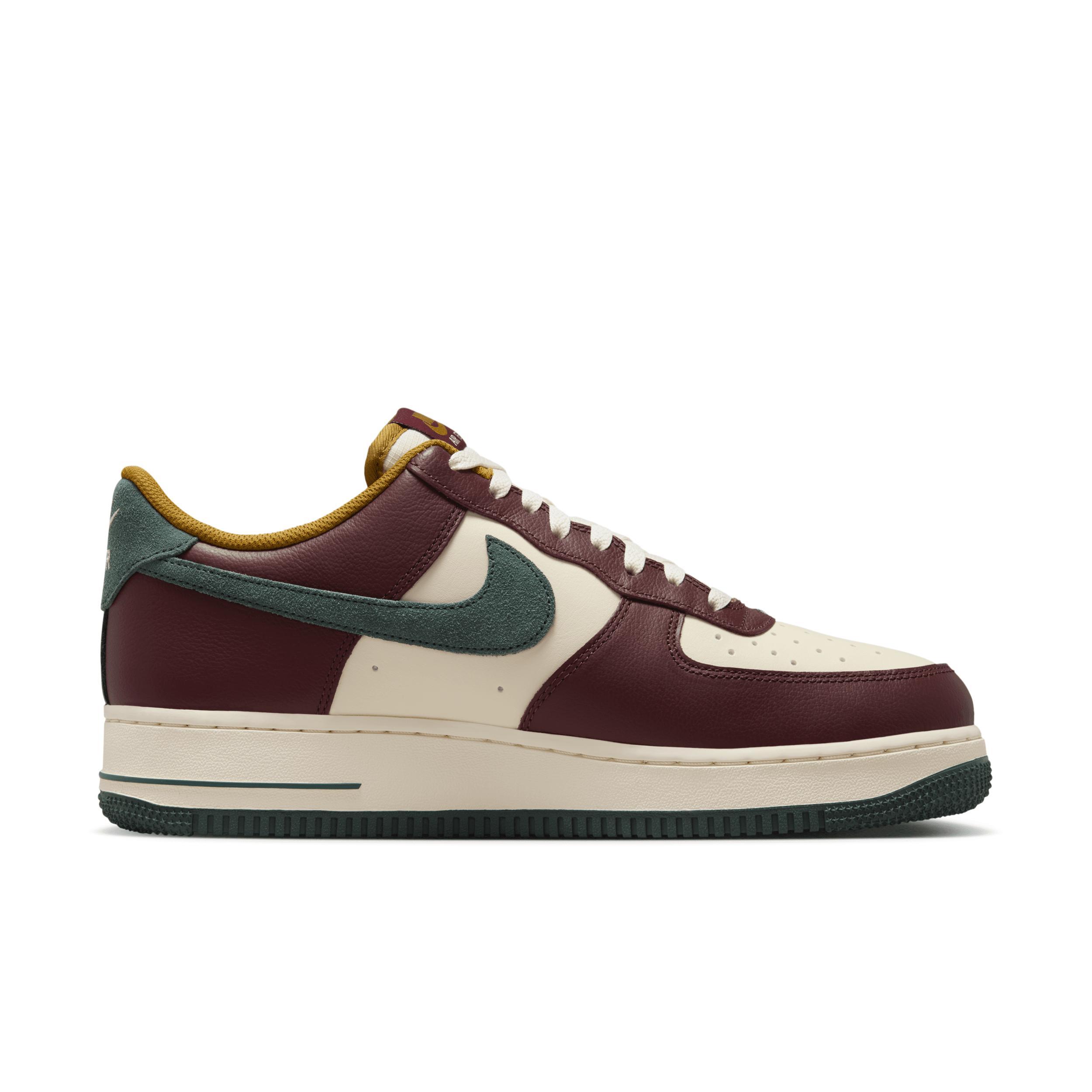 Nike Air Force 1 '07 LV8 Men's Shoes Product Image